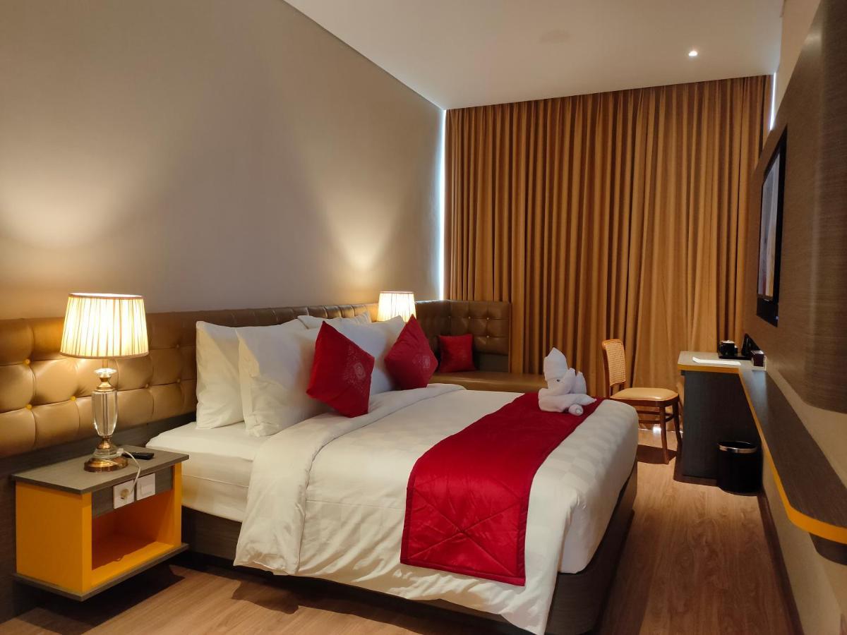 Ramada By Wyndham Yogyakarta Hotel Sleman  Kültér fotó