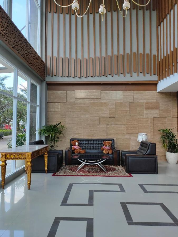 Ramada By Wyndham Yogyakarta Hotel Sleman  Kültér fotó