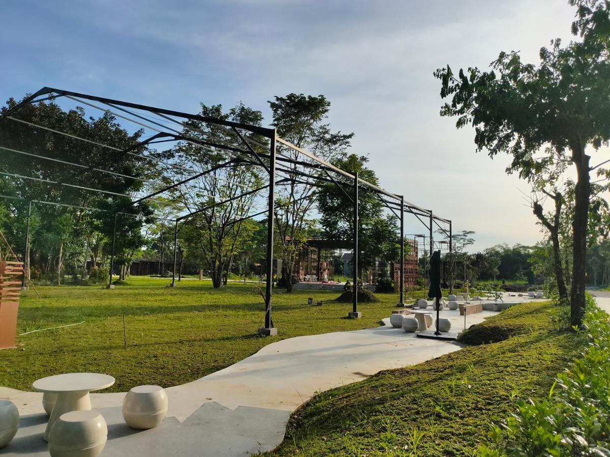 Ramada By Wyndham Yogyakarta Hotel Sleman  Kültér fotó