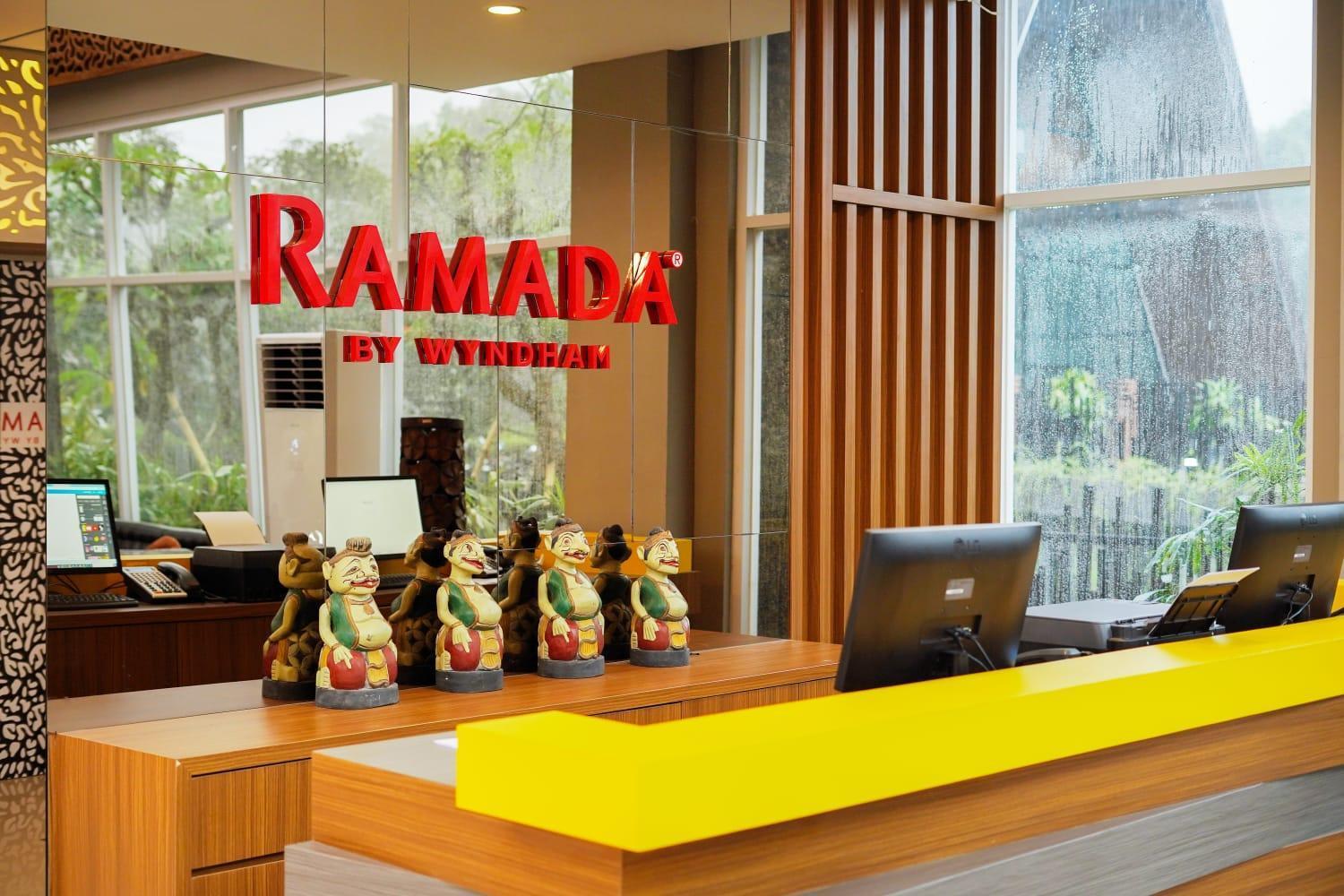 Ramada By Wyndham Yogyakarta Hotel Sleman  Kültér fotó