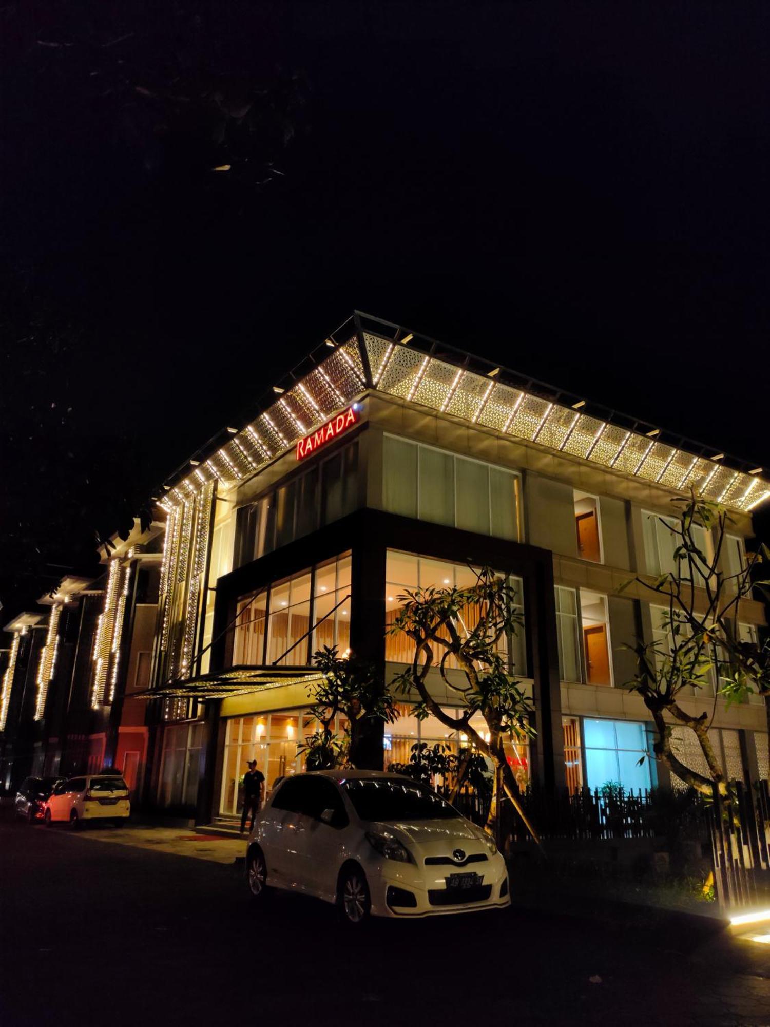 Ramada By Wyndham Yogyakarta Hotel Sleman  Kültér fotó